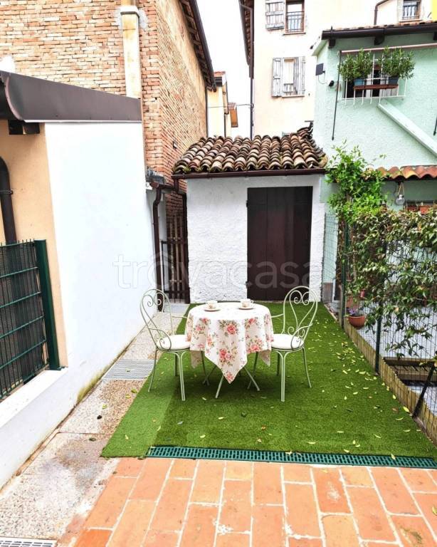 casa indipendente in vendita a Reggio nell'Emilia in zona Baragalla