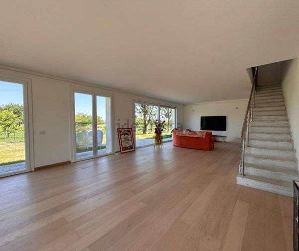 casa indipendente in vendita a Reggio nell'Emilia