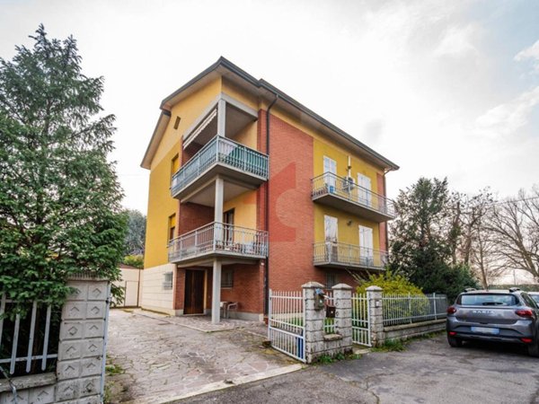 casa indipendente in vendita a Reggio nell'Emilia in zona Codemondo