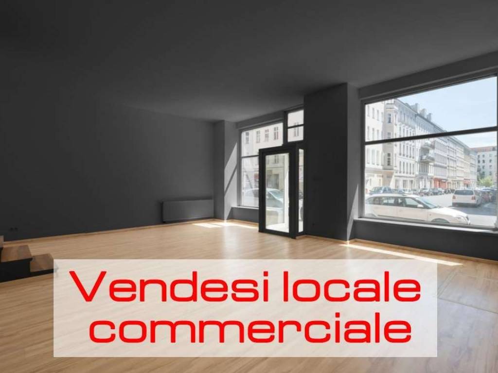 negozio in vendita a Reggio nell'Emilia in zona Stranieri / Bazzarola