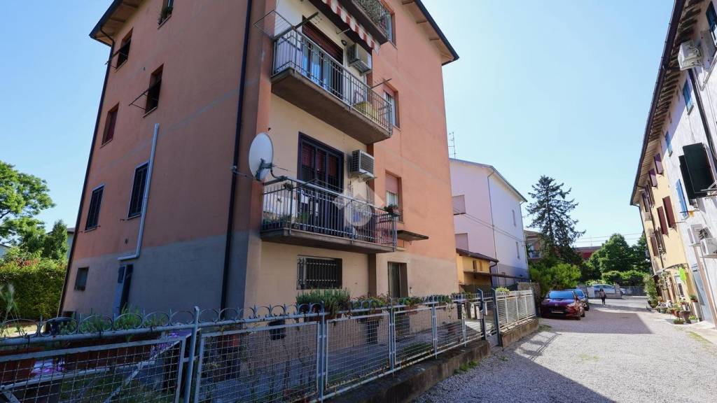 appartamento in vendita a Reggio nell'Emilia in zona Santa Croce