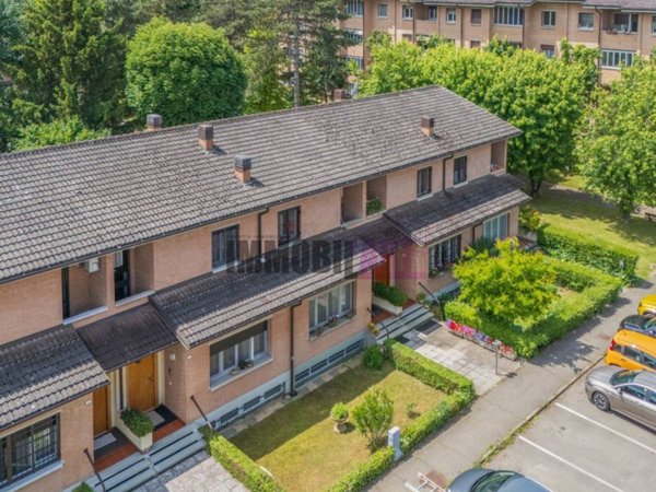 casa indipendente in vendita a Reggio nell'Emilia in zona Rivalta