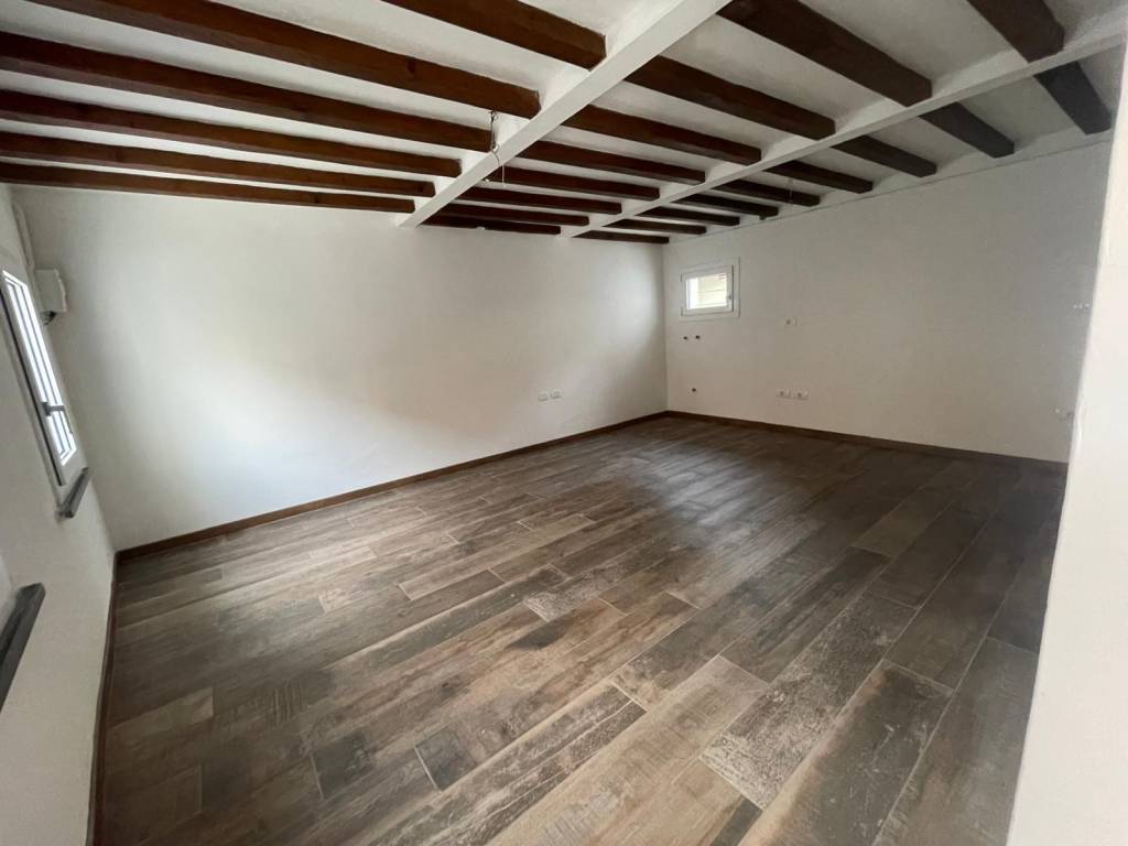 casa indipendente in vendita a Reggio nell'Emilia