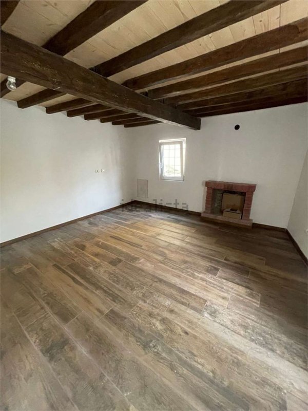 casa indipendente in vendita a Reggio nell'Emilia in zona Baragalla