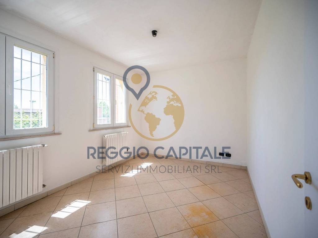 ufficio in vendita a Reggio nell'Emilia in zona Carrozzone