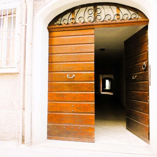 casa indipendente in vendita a Reggio nell'Emilia in zona Città Storica