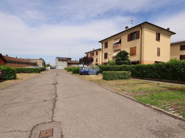 appartamento in vendita a Reggio nell'Emilia in zona Sesso