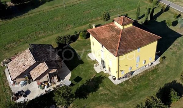 casa indipendente in vendita a Reggio nell'Emilia in zona Sesso