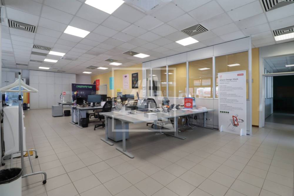 ufficio in vendita a Reggio nell'Emilia in zona Bainsizza