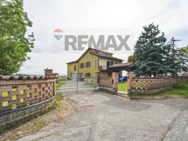 casa indipendente in vendita a Reggio nell'Emilia in zona Roncocesi