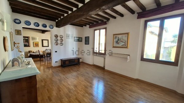 appartamento in vendita a Reggio nell'Emilia in zona Città Storica