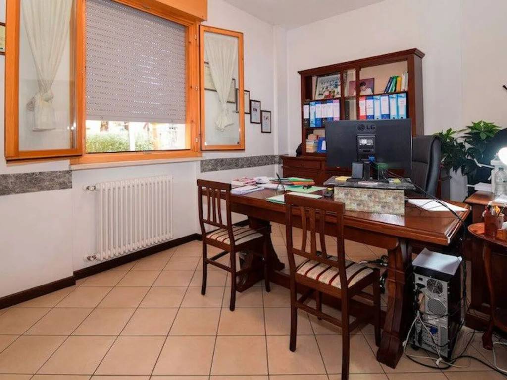 ufficio in vendita a Reggio nell'Emilia