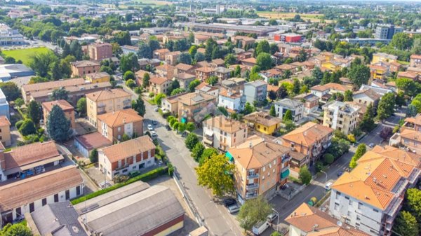 appartamento in vendita a Reggio nell'Emilia in zona Carrozzone