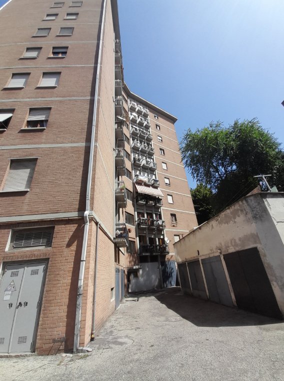 appartamento in vendita a Reggio nell'Emilia in zona Tribunale