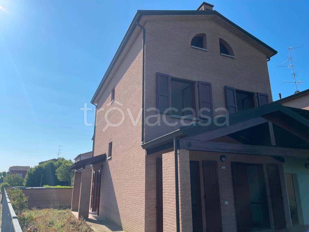 casa indipendente in vendita a Reggio nell'Emilia in zona Marmirolo