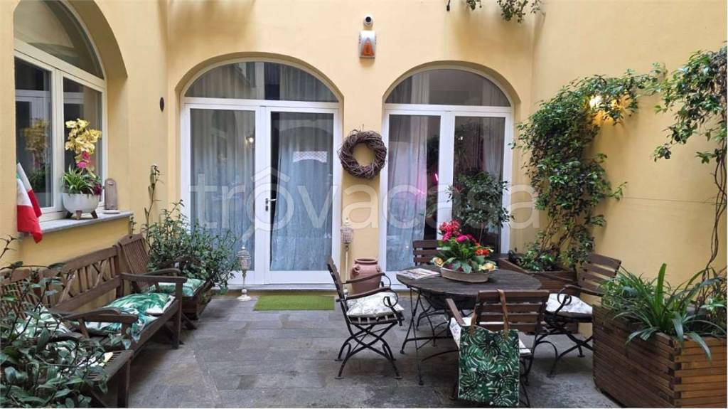 appartamento in vendita a Reggio nell'Emilia in zona Città Storica