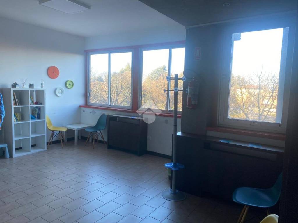 ufficio in vendita a Reggio nell'Emilia in zona Baragalla