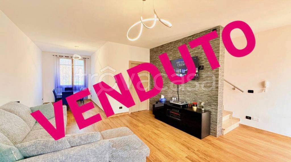 casa indipendente in vendita a Reggio nell'Emilia in zona Cadè / Gaida