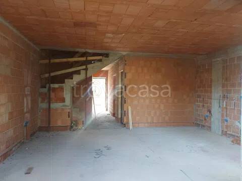 casa indipendente in vendita a Reggio nell'Emilia in zona Pratofontana