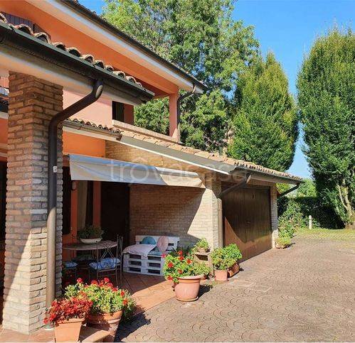 casa indipendente in vendita a Reggio nell'Emilia in zona Pappagnocca