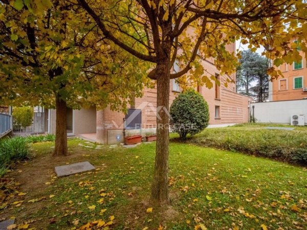 appartamento in vendita a Reggio nell'Emilia in zona Mirabello