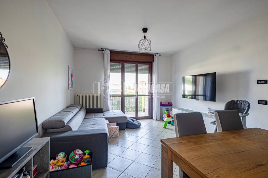 appartamento in vendita a Reggio nell'Emilia in zona Roncina