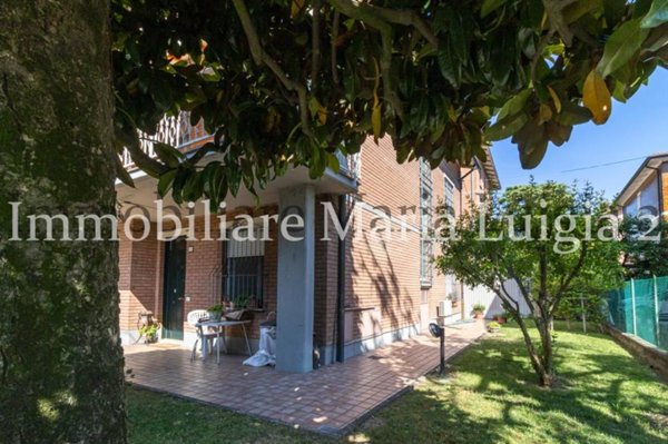 casa indipendente in vendita a Reggio nell'Emilia in zona Baragalla