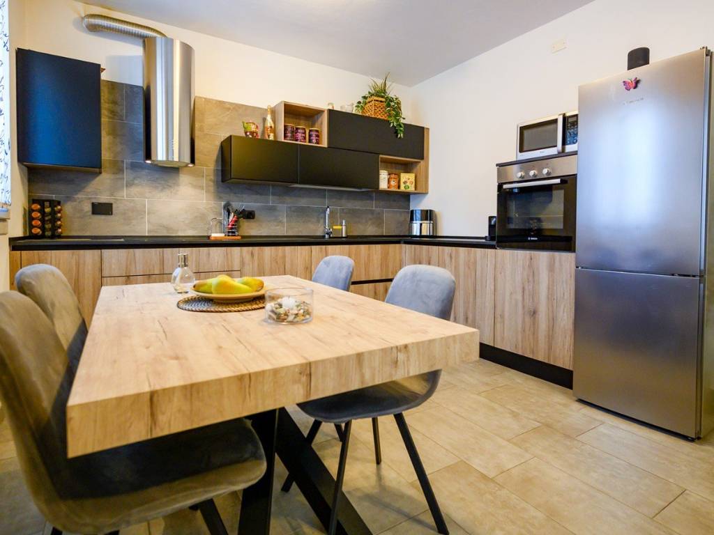 casa indipendente in vendita a Reggio nell'Emilia in zona Cadè / Gaida