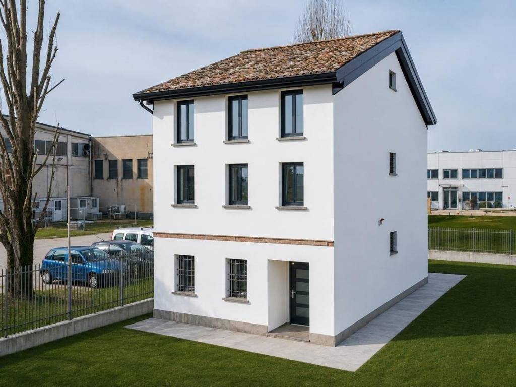 casa indipendente in vendita a Reggio nell'Emilia