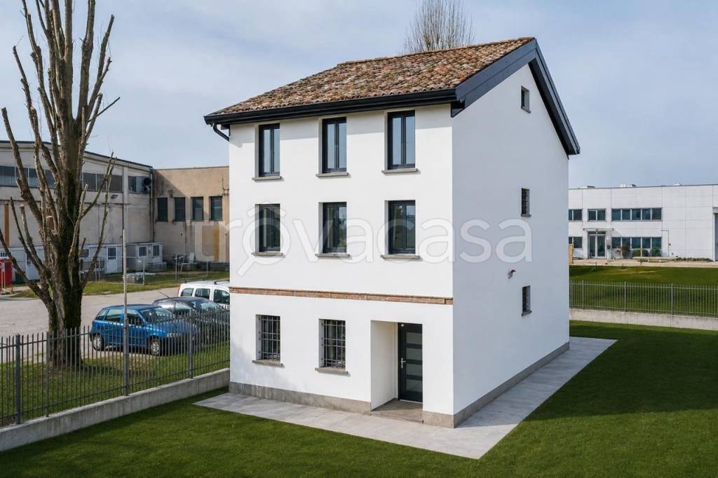casa indipendente in vendita a Reggio nell'Emilia in zona Gavasseto