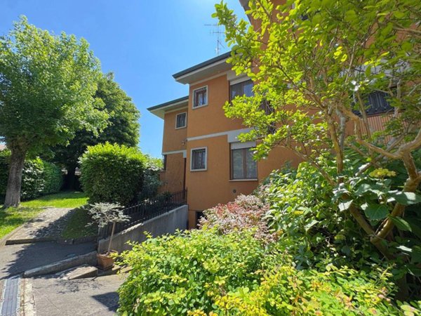 casa indipendente in vendita a Reggio nell'Emilia in zona Orologio