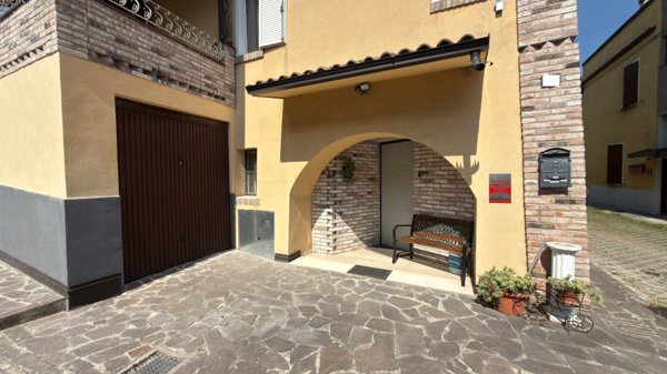 casa indipendente in vendita a Reggio nell'Emilia