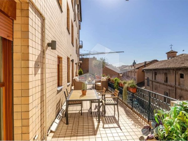 appartamento in vendita a Reggio nell'Emilia in zona Città Storica