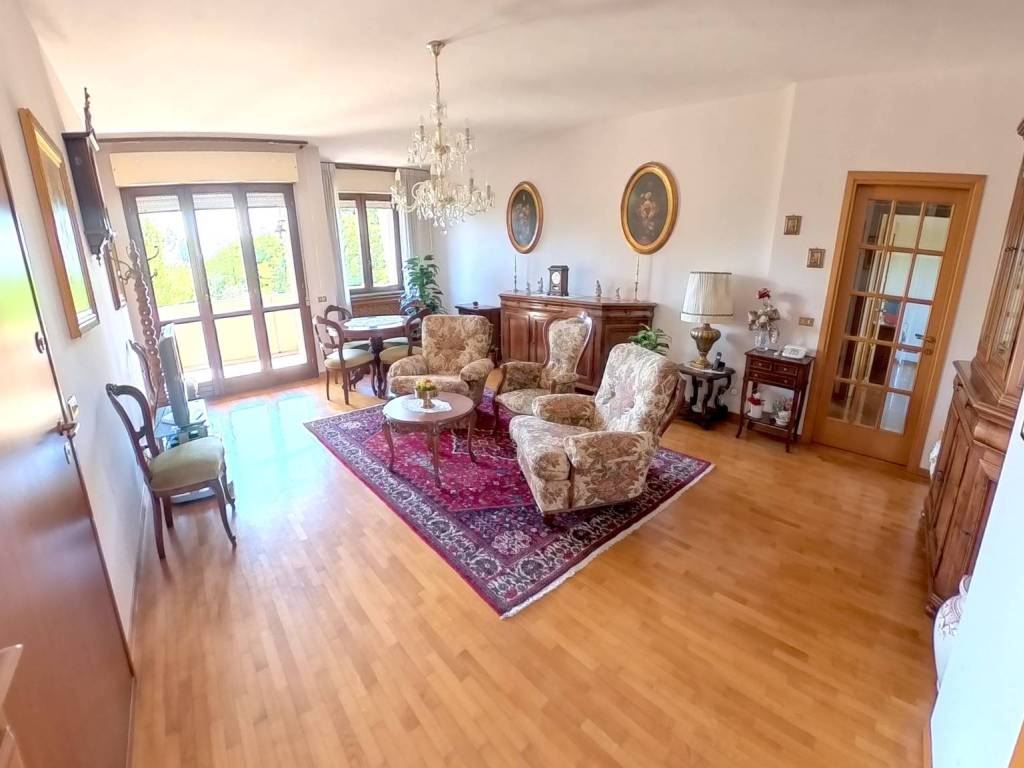 appartamento in vendita a Reggio nell'Emilia in zona Ospizio
