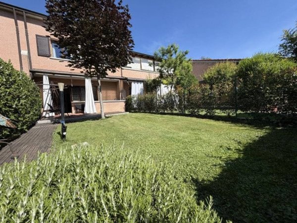 casa indipendente in vendita a Reggio nell'Emilia in zona Città Storica