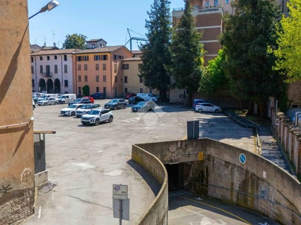 appartamento in vendita a Reggio nell'Emilia in zona Città Storica