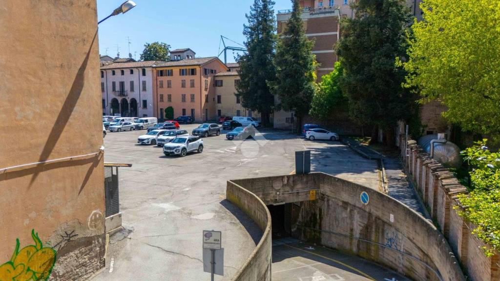 appartamento in vendita a Reggio nell'Emilia in zona Città Storica