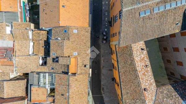 appartamento in vendita a Reggio nell'Emilia in zona Città Storica