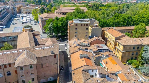 appartamento in vendita a Reggio nell'Emilia in zona Città Storica