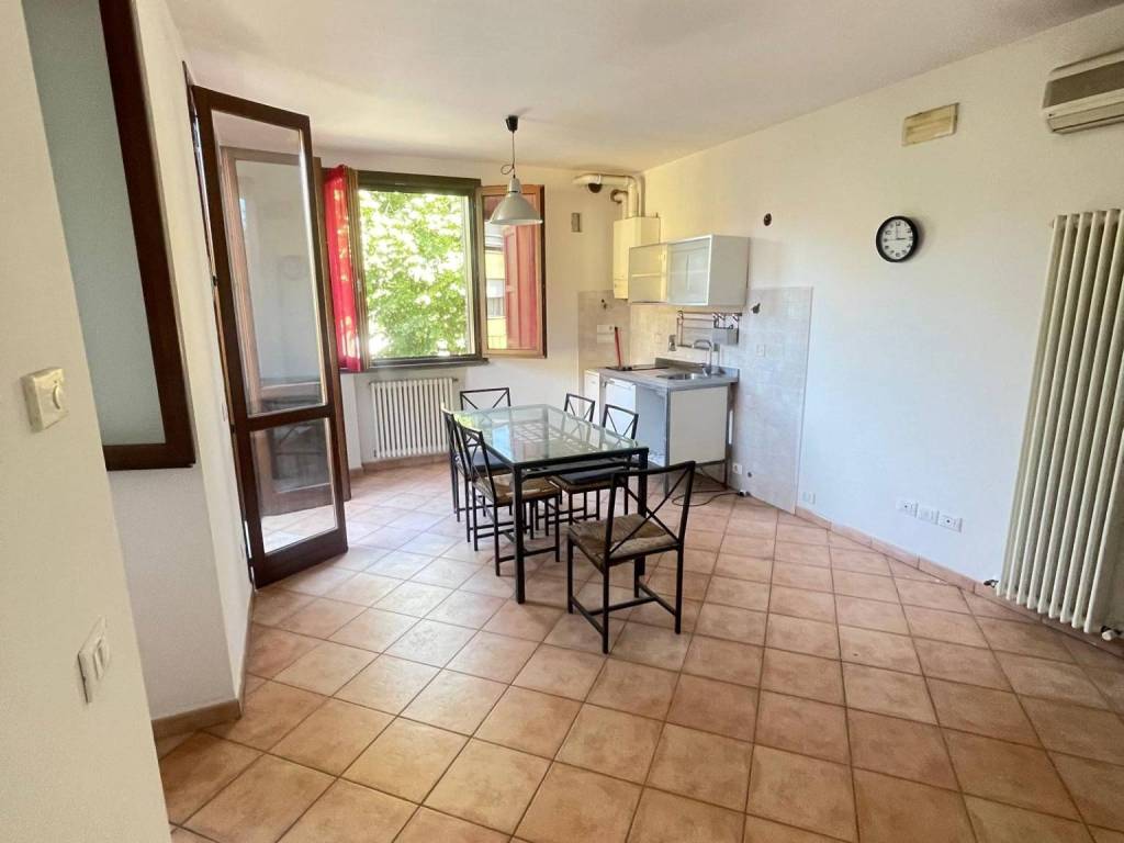 appartamento a Reggio nell'Emilia in zona San Pellegrino / Villa Canali