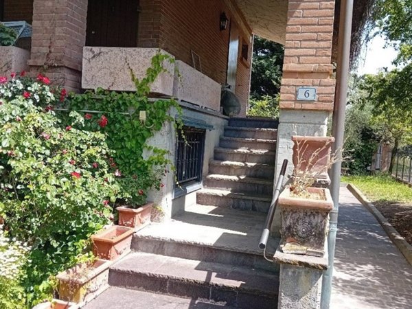 casa indipendente in vendita a Reggio nell'Emilia in zona Baragalla