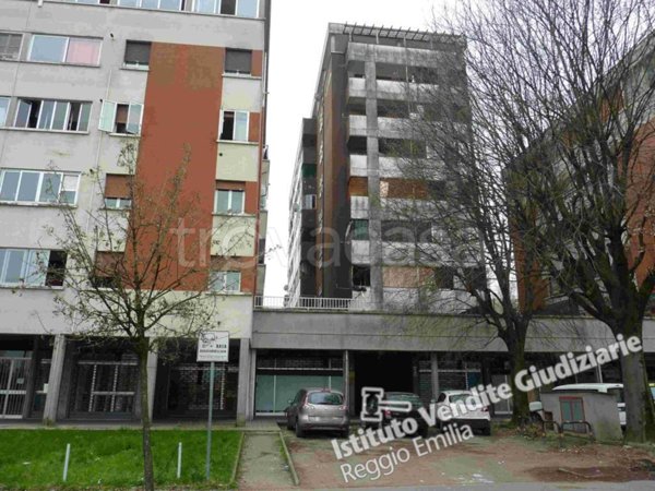 appartamento in vendita a Reggio nell'Emilia in zona Tribunale