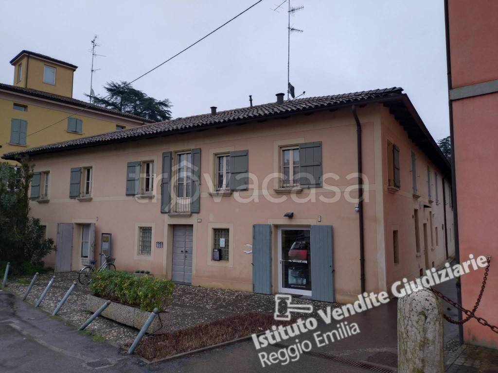 appartamento in vendita a Reggio nell'Emilia in zona Tribunale