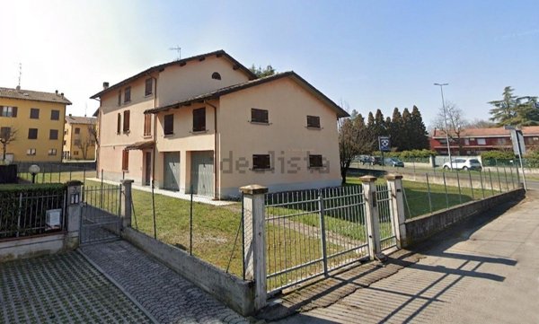 casa indipendente in vendita a Reggio nell'Emilia in zona Rivalta