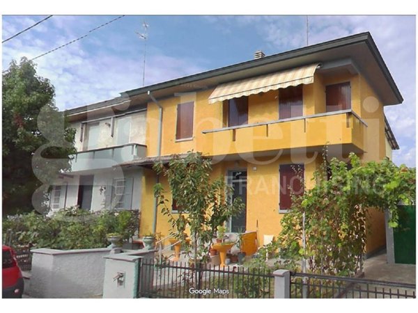 casa indipendente in vendita a Reggio nell'Emilia in zona San Prospero Strinati