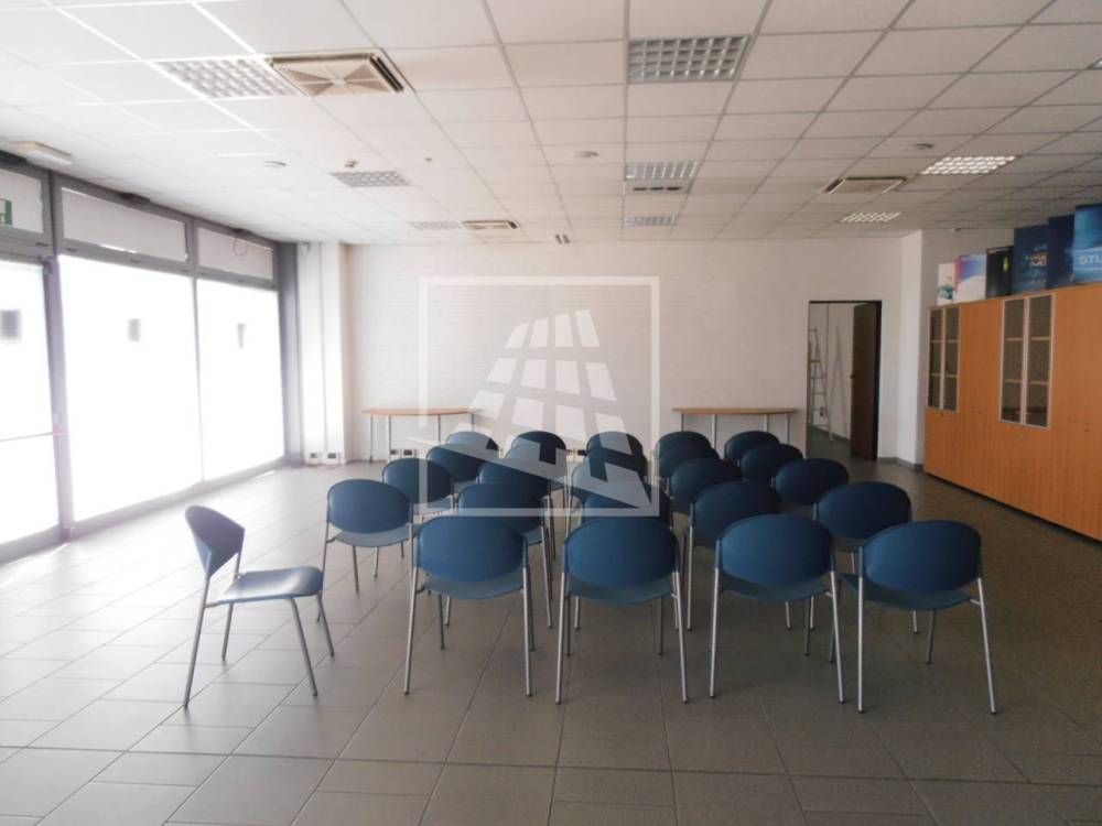 ufficio in vendita a Reggio nell'Emilia in zona Santa Croce