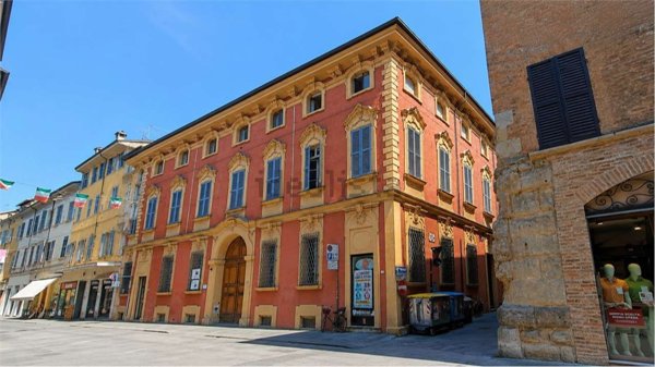 appartamento in vendita a Reggio nell'Emilia in zona Città Storica