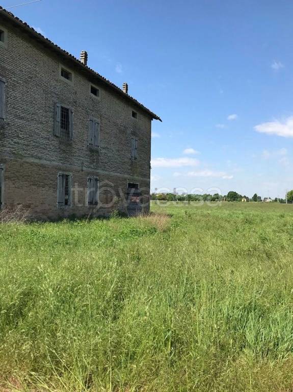 casa indipendente in vendita a Reggio nell'Emilia in zona Codemondo