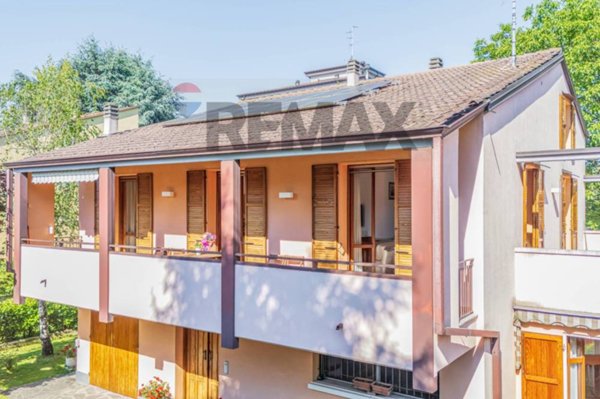 casa indipendente in vendita a Reggio nell'Emilia in zona San Prospero Strinati