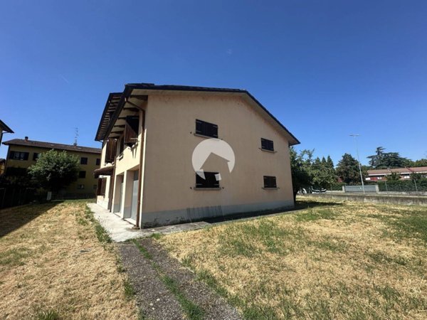 casa indipendente in vendita a Reggio nell'Emilia in zona Rivalta